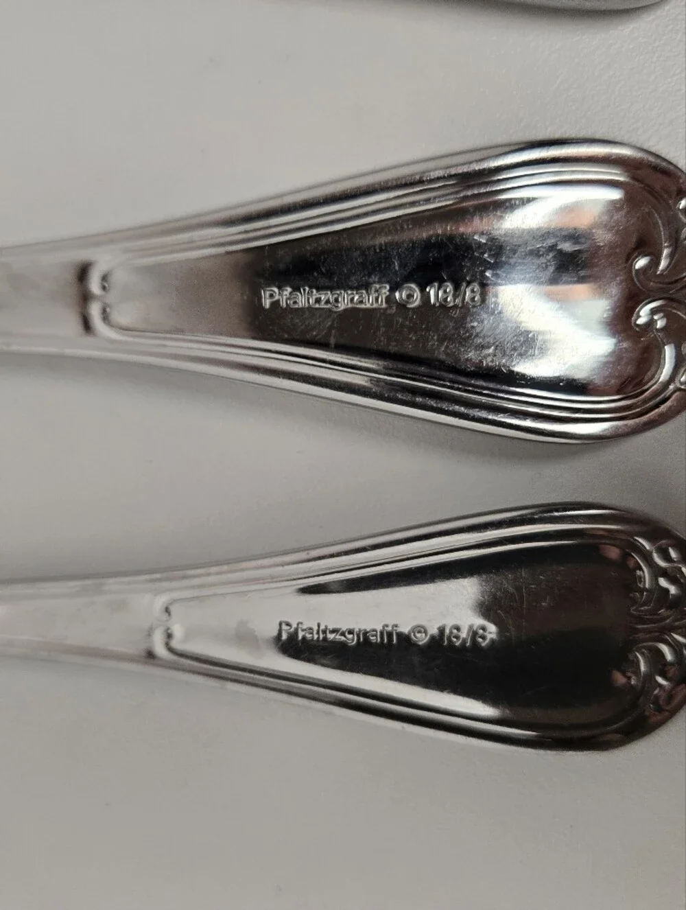 Pfaltzgraff ABIGAIL Stainless 18/8 Flatware 8 Pcs. Knives, Spoons, Forks